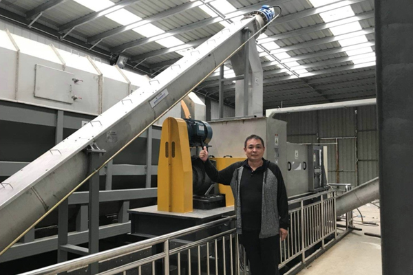 大型餐廚垃圾綜合處理現(xiàn)場2.jpg 大型餐廚垃圾綜合處理現(xiàn)場2.jpg